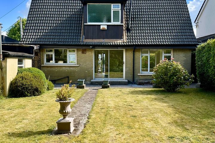 Treetops, 1 Briarville, Douglas, Co. Cork, T12HR2E