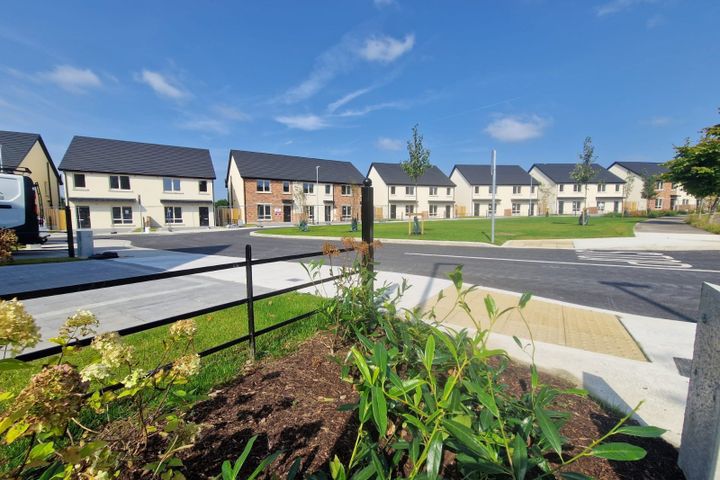 Saunders Avenue, Ardmore Road, N91TC9K