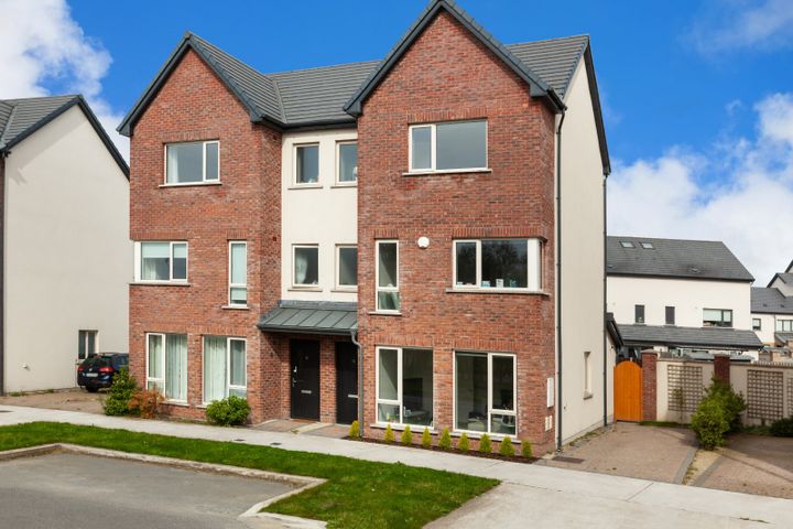 18 The Avenue, Bellingsmore, Hollystown, Dublin 15, D15N8XK
