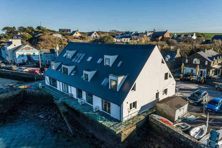 5 Les Mouettes Apartments, Crookhaven, Co. Cork, P81A293