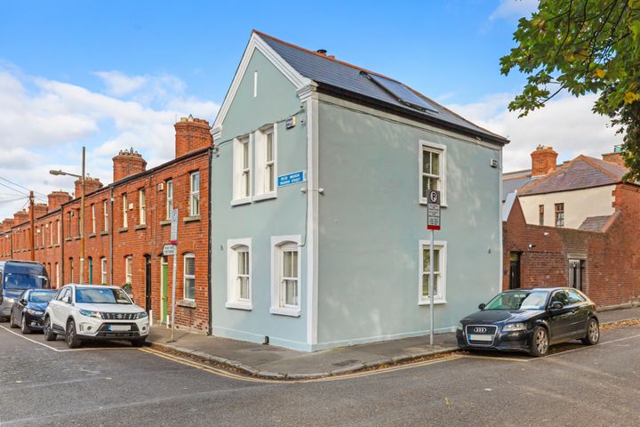 44 Warren Street,, Saint Kevins,, Dublin 8, D08V1K2