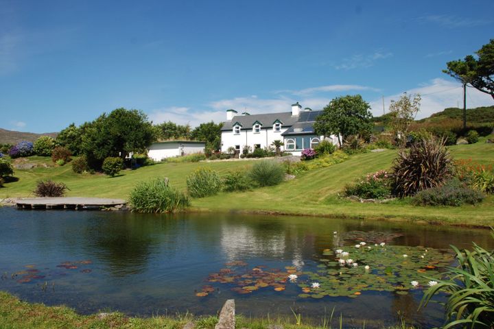 Majos House, Enaughter, Goleen, Co. Cork, P81YH01
