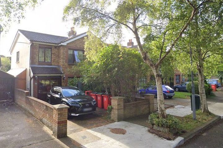 17 Seven Oaks, Dublin 9, Whitehall, Dublin 9