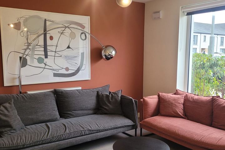 A-house 3bedroom in Adamstown near train station , Dublin 20