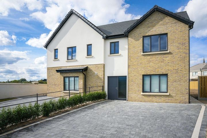 No 60 Cluain Loinn Grove, Oldcastle, Co. Meath, A82D9V2
