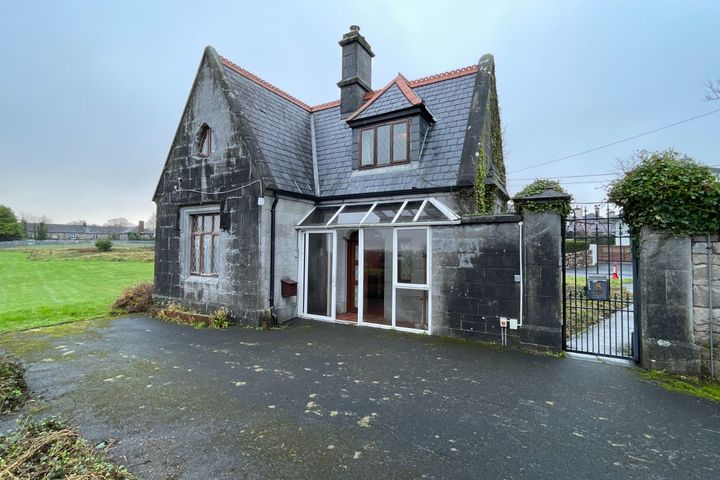 Gate Lodge Saint Annes, Taylors Hill Road, Taylor's Hill, Co. Galway, H91DCW9
