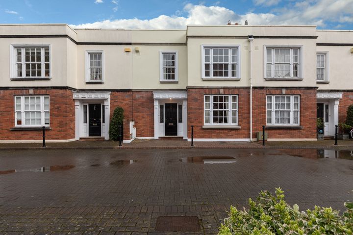17 Simmons Court, Simmonscourt Road, Ballsbridge, Dublin