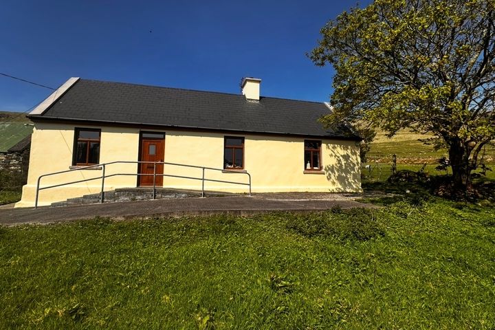 Marhin, Ballyferriter, Ballineanig, Co. Kerry, V92XK73