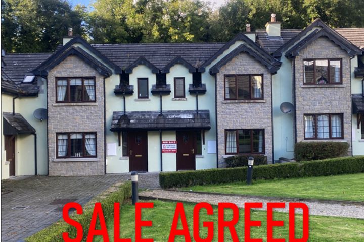 8 Clements Ct, Lough Rynn, Leitrim, Leitrim