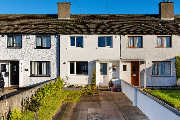 18 Edenmore Gardens, Raheny, Dublin 5, D05XT72