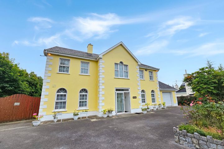 Mount Alverna, Clon Road, Ennis, Co. Clare, V95EN2H