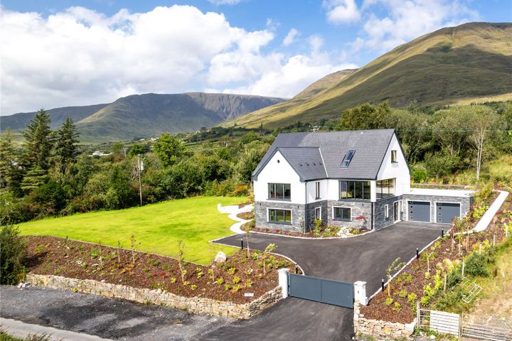 Rose Wood, Derry, Tourmakeady, Co. Mayo, F12AE64