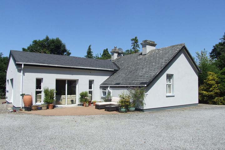 COPPERFIELD HOUSE STUD, Knocklong, Co. Limerick, V35E024