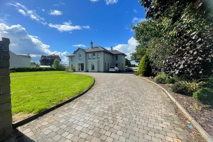 Golf Links Road, Roscommon Town, Co. Roscommon, F42E263