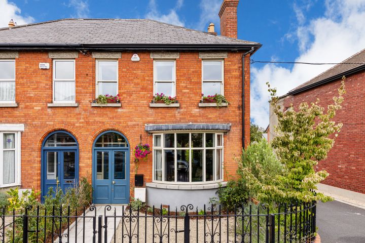 19 Fairfield Road, Glasnevin, Dublin 9, D09E2T4