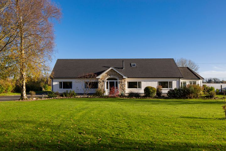 Lynfield House, Rathrone, Enfield, Co. Meath, A83EF20