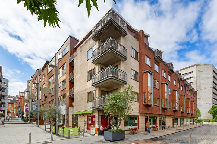 11 Scarlet Row, Essex Street West, Temple Bar, Dublin 8, D08Y2E1