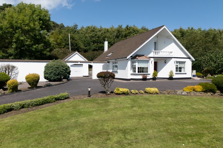 Willow Hill, Minane Bridge, Carrigaline, Co.Cork, P17AY60