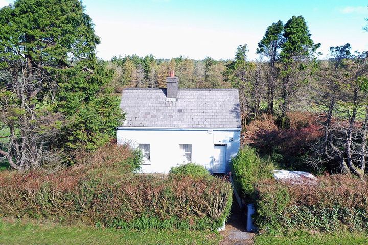 Moneygave East, Enniskeane, Co. Cork, P47RR59