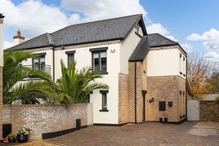 8 Churchlands, Sandyford Village, Dublin 18, Co. Dublin, Dublin 18, D18FP90
