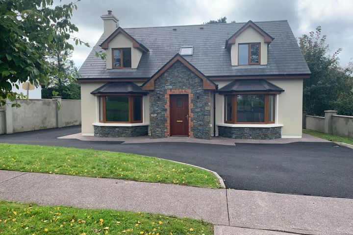 2 Ballyoughtragh Heights, Milltown, Killarney, Co. Kerry, V93ET28