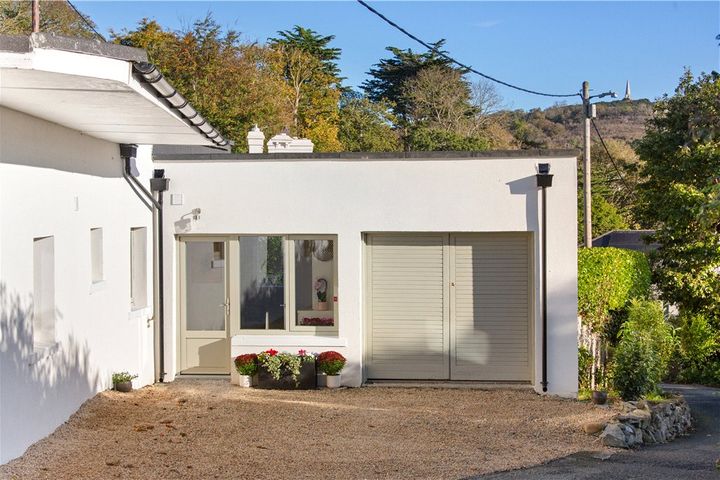 Oakdene Lodge, Saintbury Avenue, Killiney, Co. Dublin, A96FX68