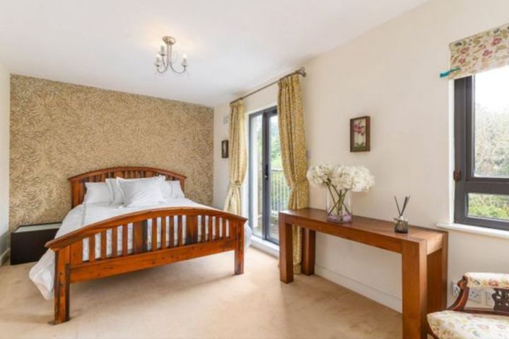 Woodside, Sandyford, Dublin 18
