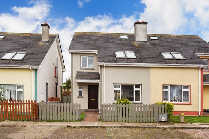 28 Strawberry Hill, Bunclody, Co Wexford, Y21E899