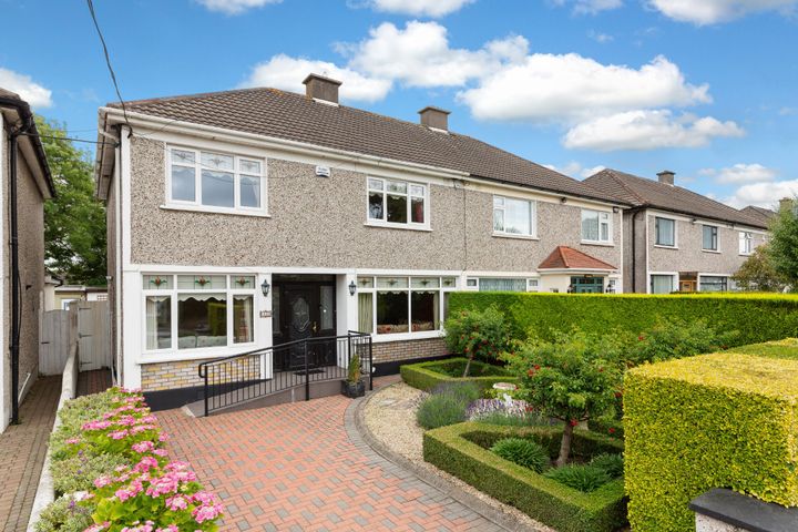 15 Hazel Lawn, Blanchardstown Village, Dublin 15, D15P7KD