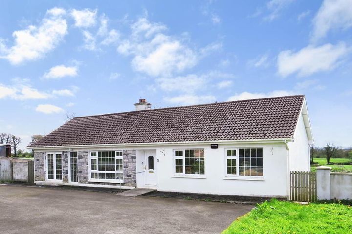 Castletown Village, Kilmallock, Co. Limerick, V35E240