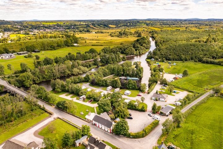 Battlebridge Caravan & Camping Park, Battlebridge, Leitrim Village, Keadue, Co. Roscommon, N41Y462