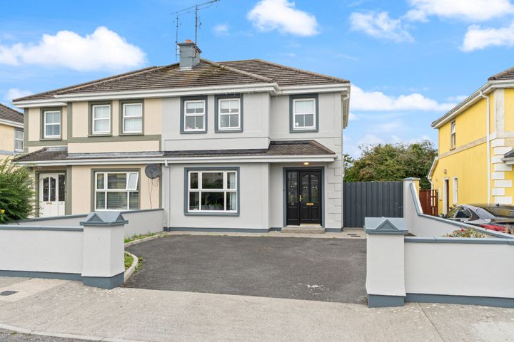 34 Elmwood, Claremorris, Co Mayo, F12KX77