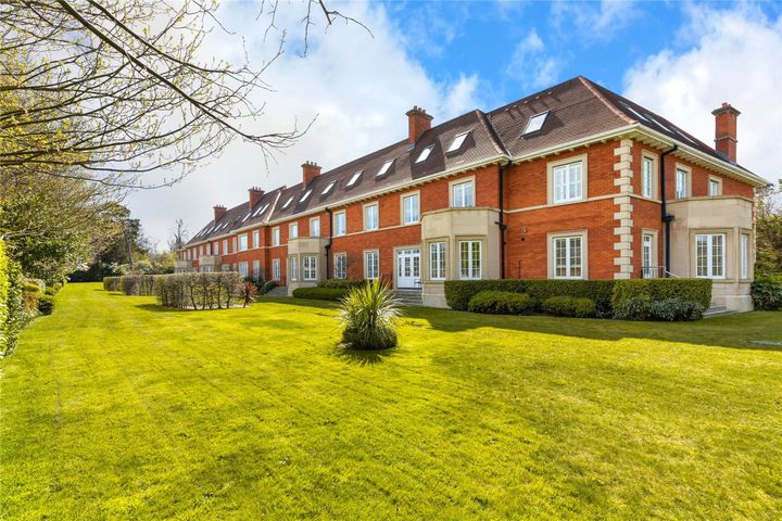17 Hollybrook, Brighton Road, Foxrock Dublin 18, Dublin 18, Dublin
