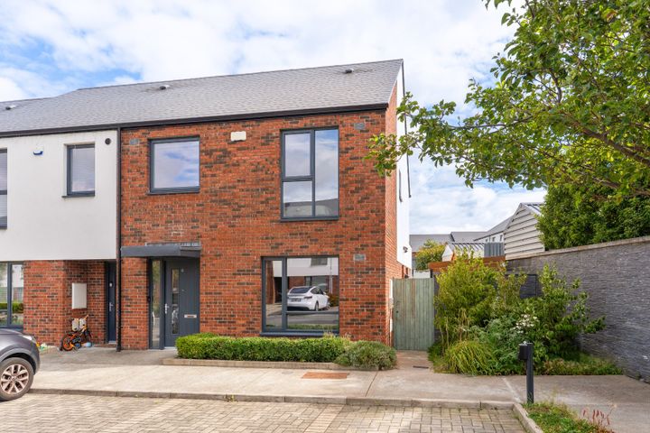 4 White Pines Heights, Stocking Avenue, Rathfarnham, Dublin 16, D16A6X7