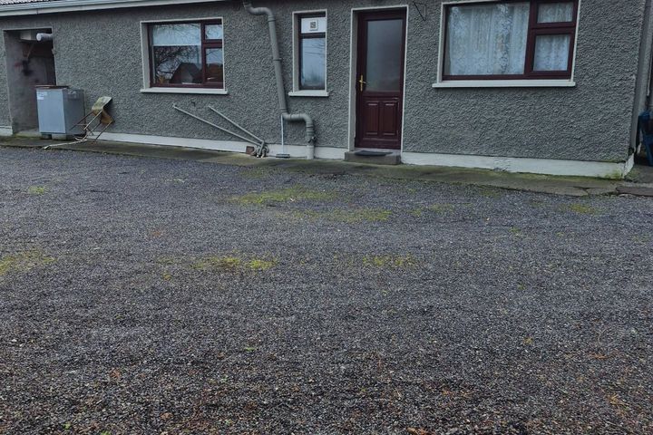 high road Durrow , Tullamore, Co. Offaly