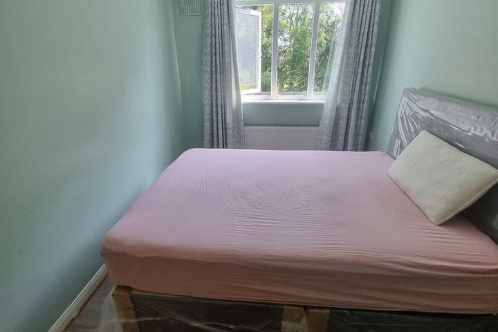 Double bed Room available in Annsfield Woods, Athlone, Co. Westmeath