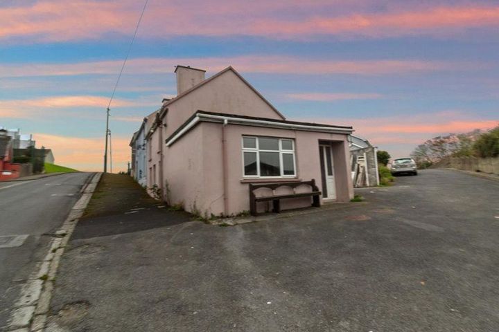 4 Bogbere Street, Ennistymon, Co. Clare, V95F2X7