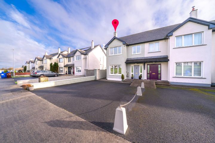 27 Rathclune, Kiltimagh, Kiltimagh, Co. Mayo, F12KW56