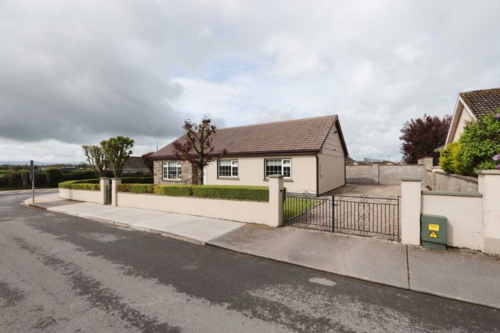 "Castle View", Ardykeohane, Bruff, Co. Limerick, V35DH79