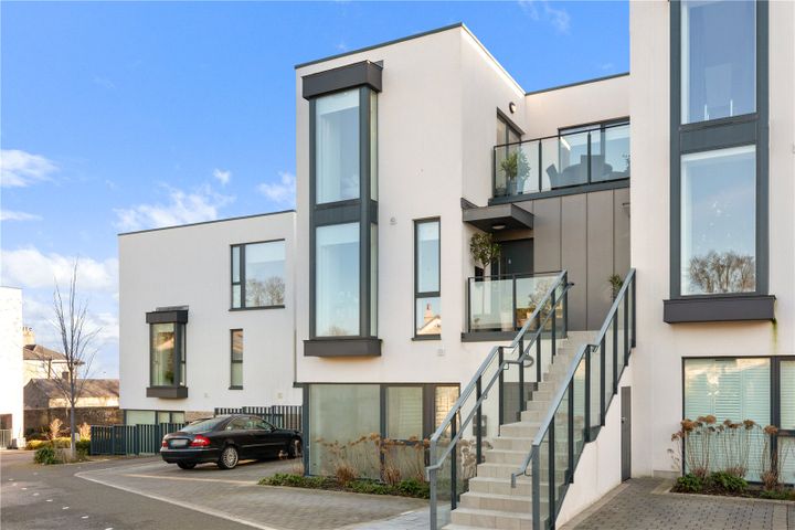 8 Westminster Wood, Foxrock, Dublin 18, D18F3PR