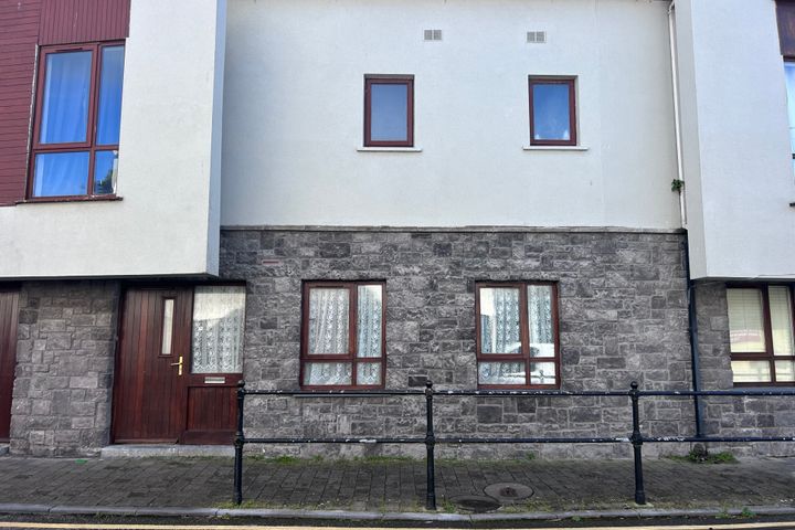 4 Chapel Lane, Dominics Street, Cashel, E25R710