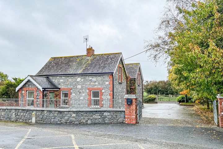 Stone Lodge, Monabricka, Freshford, Co. Kilkenny, R95W8K7