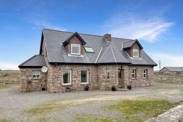 Residence at Bunowen Beg, Ballyconneely, Co. Galway, H71ER80