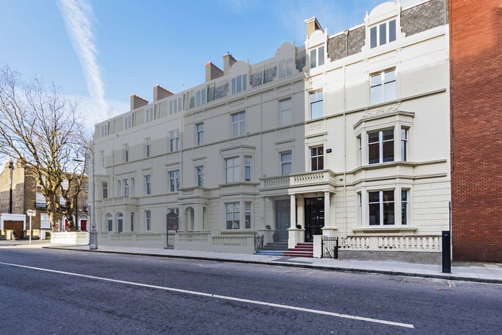 24 Earlsfort Terrace, Dublin 2