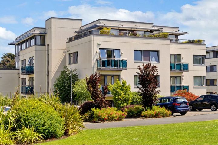 Mercer House,Brennanstown Square,Dublin 18, Brennanstown