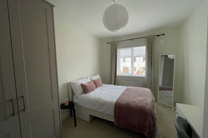 Seven Mills, Dublin 22 - Bills Included - Beside Fonthill Train Station , Clondalkin, Dublin 22