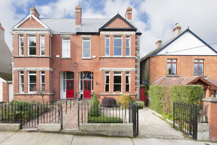 22 Eaton Sq, Monkstown, Dublin, Dublin