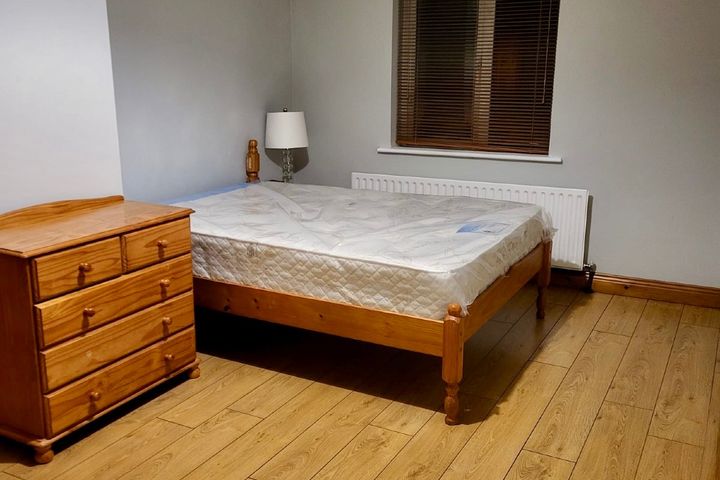 49 Castlegrove East, Castlebar, Co. Mayo