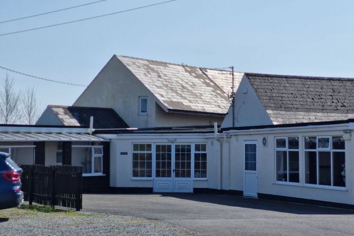  The former ‘IKES & MIKE’S’ Licensed Premises Ballydine, Kilsheelan, Co. Tipperary, E91N677