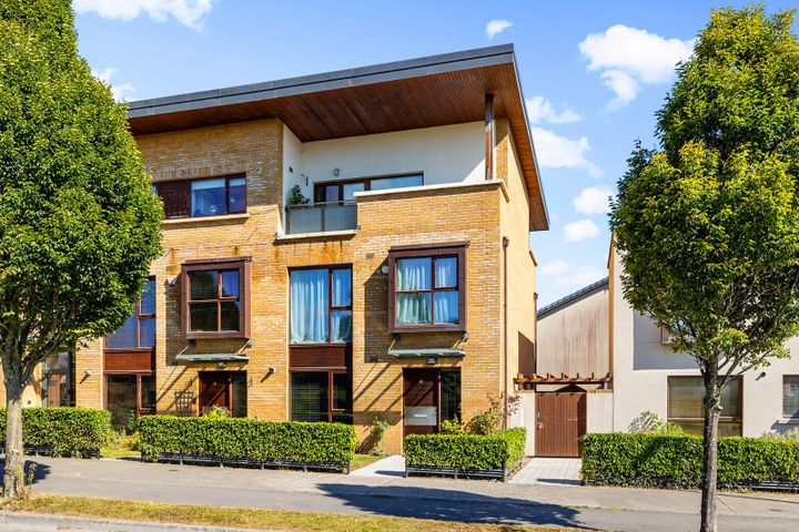 16 Castlegate Heath, Adamstown , Lucan, Co. Dublin, K78H8E5